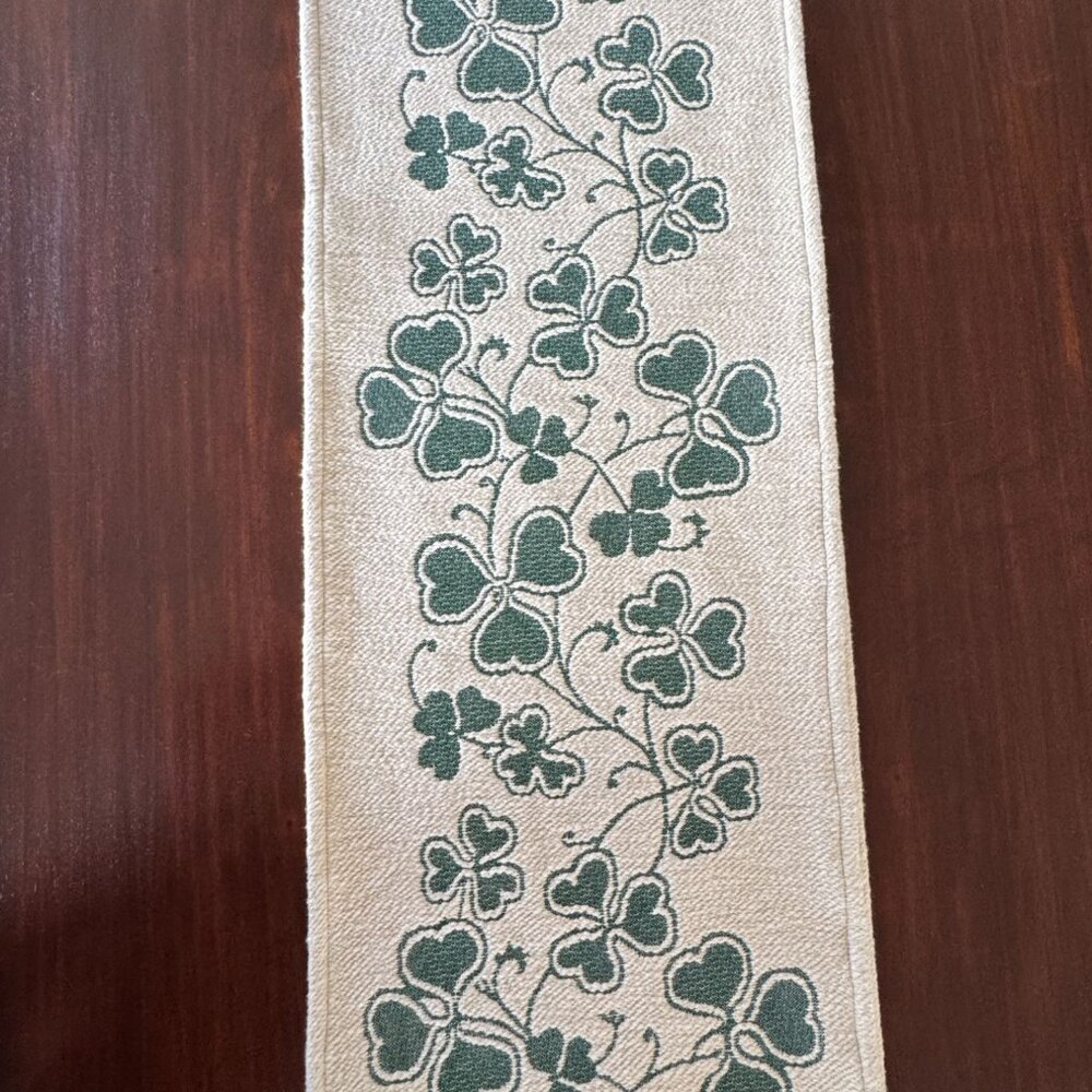 The Farmhouse St Patricks Day Table Runner Reversible Shamrocks Home Decor - Picture 12 of 12